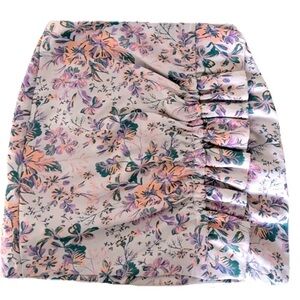 Zara/ Breathtaking brocade mini  skirt/ Gathered side/ Size US XS
